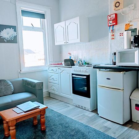 Seahawk Holiday Apartments Cleveleys Bagian luar foto