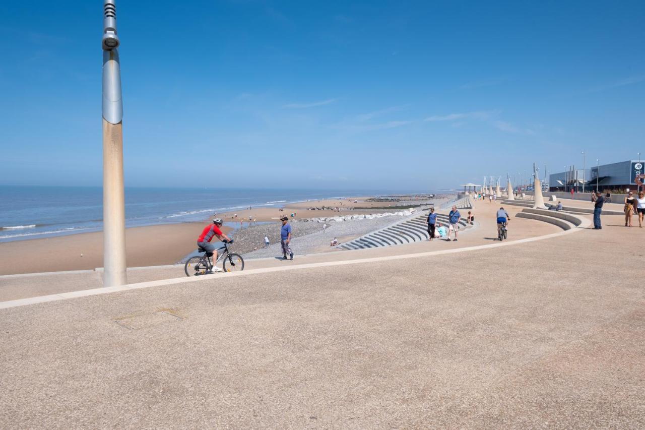 Seahawk Holiday Apartments Cleveleys Bagian luar foto