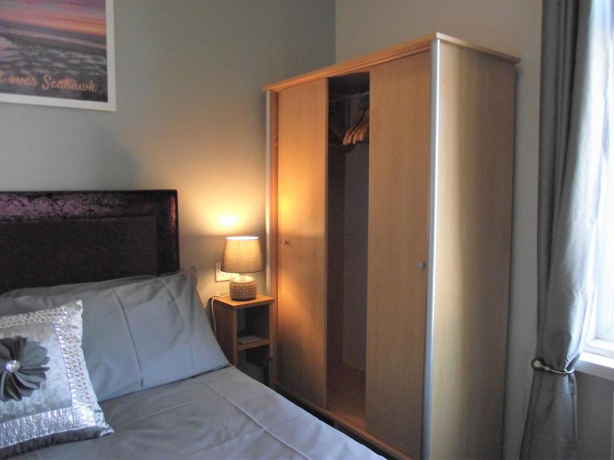 Seahawk Holiday Apartments Cleveleys Bagian luar foto