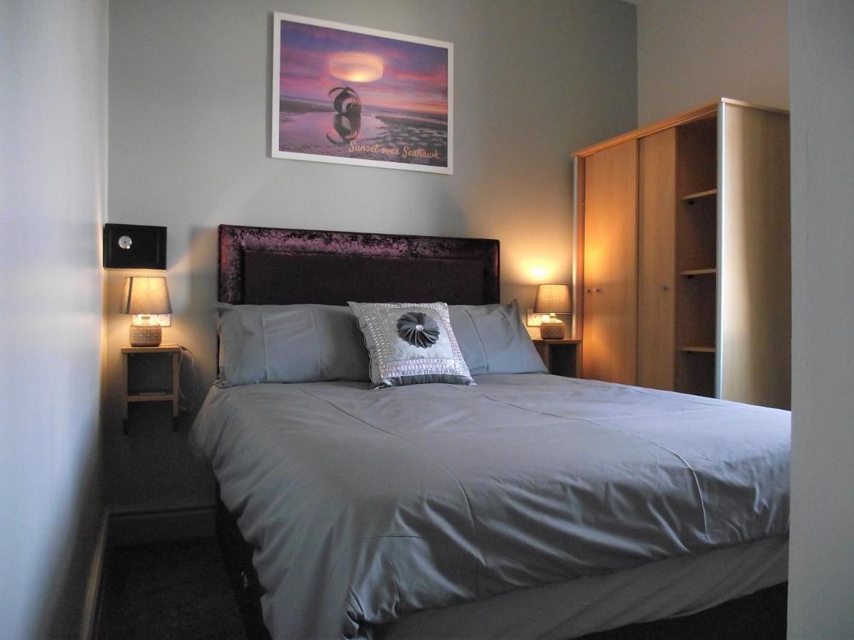 Seahawk Holiday Apartments Cleveleys Bagian luar foto
