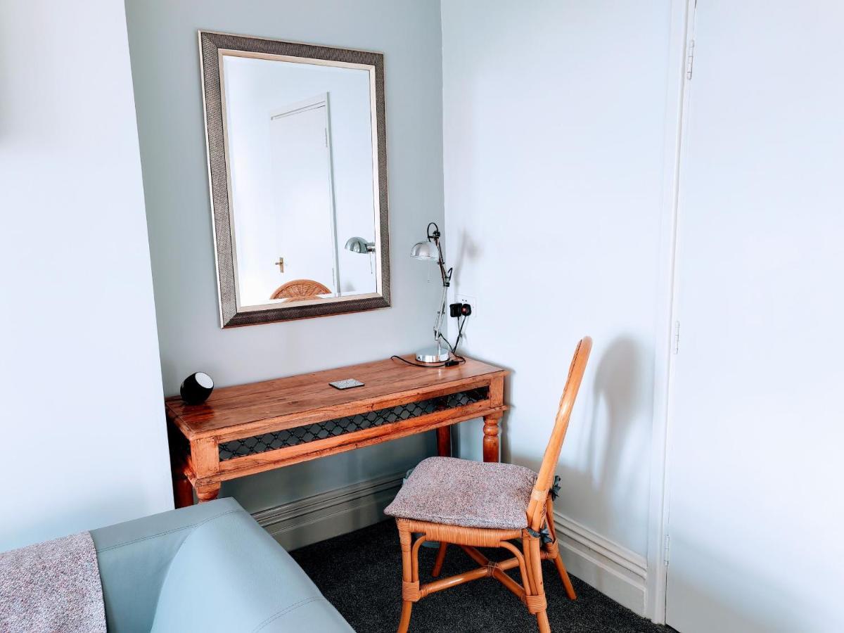 Seahawk Holiday Apartments Cleveleys Bagian luar foto