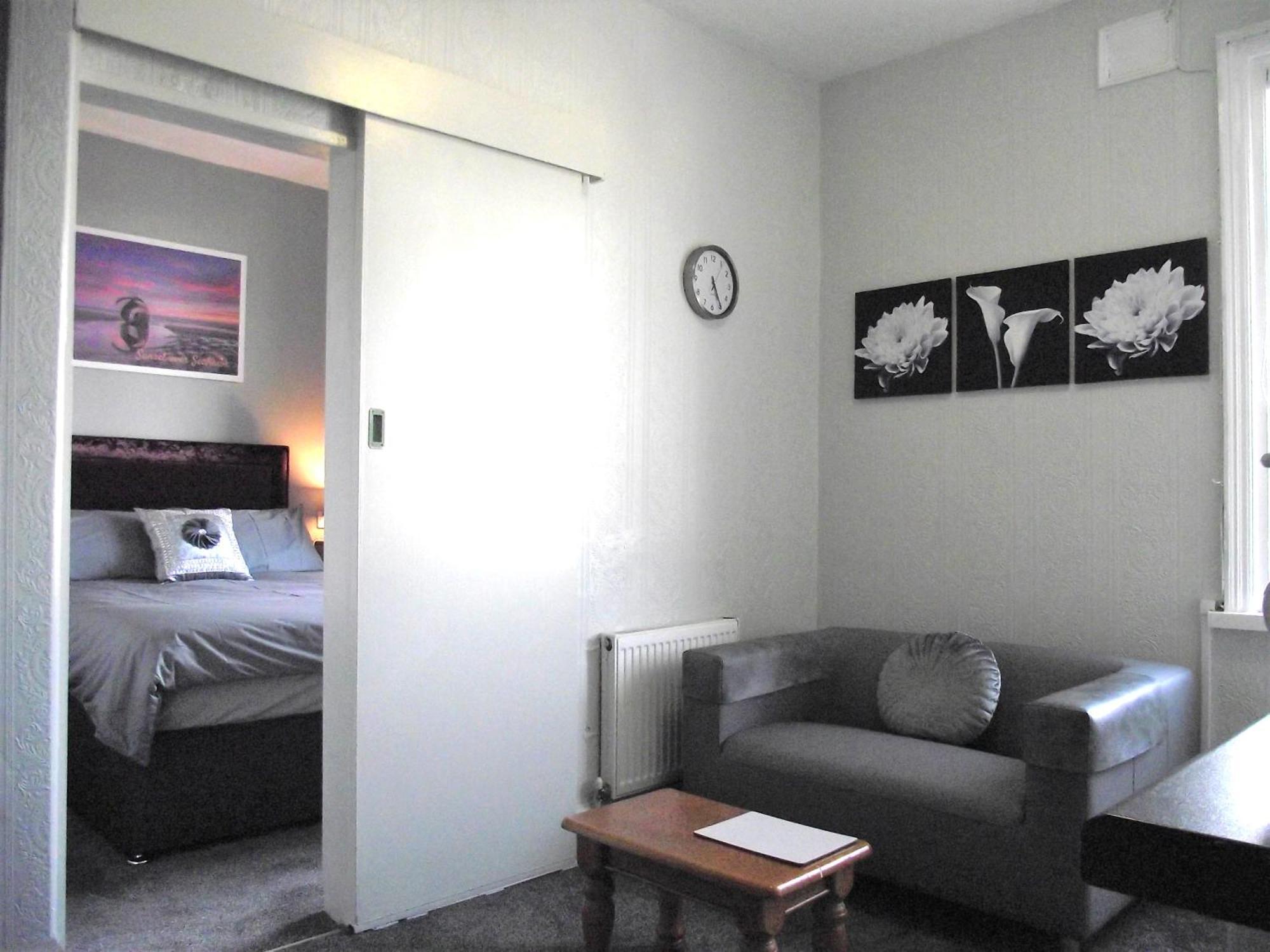 Seahawk Holiday Apartments Cleveleys Bagian luar foto