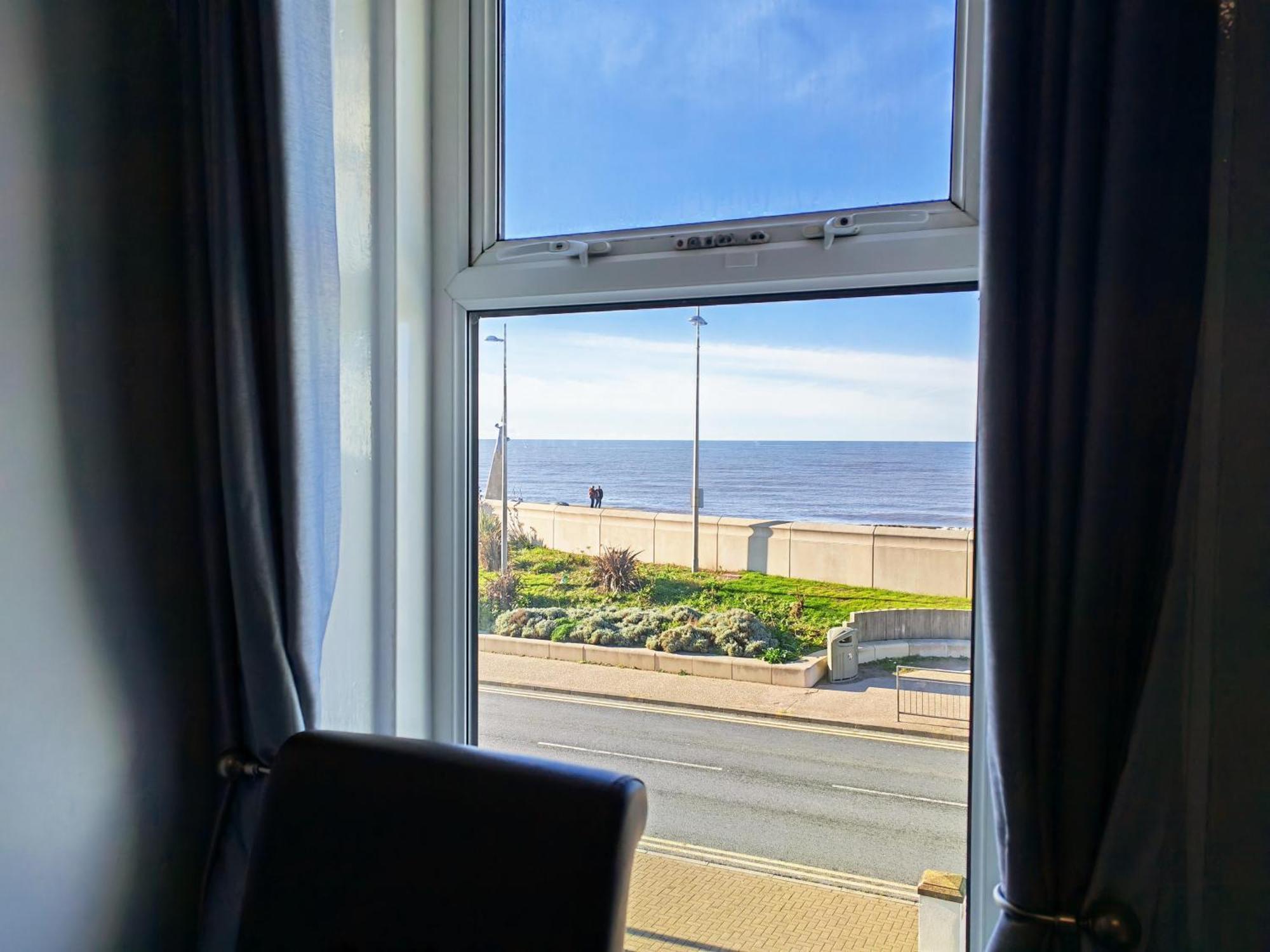 Seahawk Holiday Apartments Cleveleys Bagian luar foto